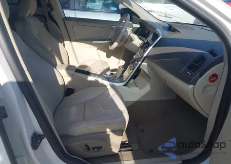 2011 Volvo Xc60 T6/T6 R-Design from USA, damaged, VIN YV4902DZ0B2152733